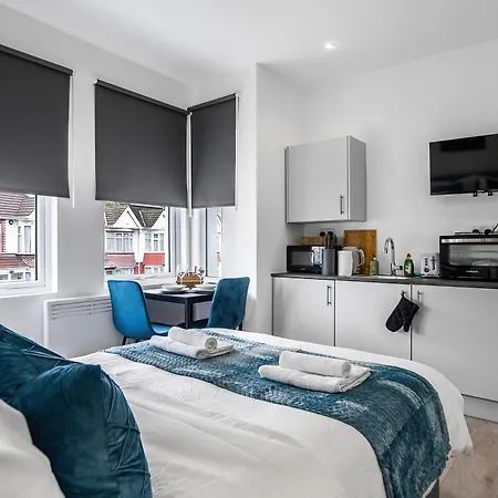 En-Suite Studio Rooms In London Near Wembley Stadium Exterior photo