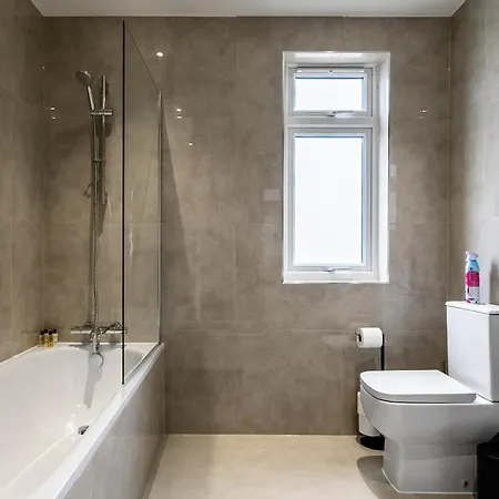 En-Suite Studio Rooms In London Near Wembley Stadium Exterior photo