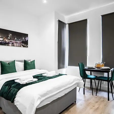 En-Suite Studio Rooms In London Near Wembley Stadium Exterior photo